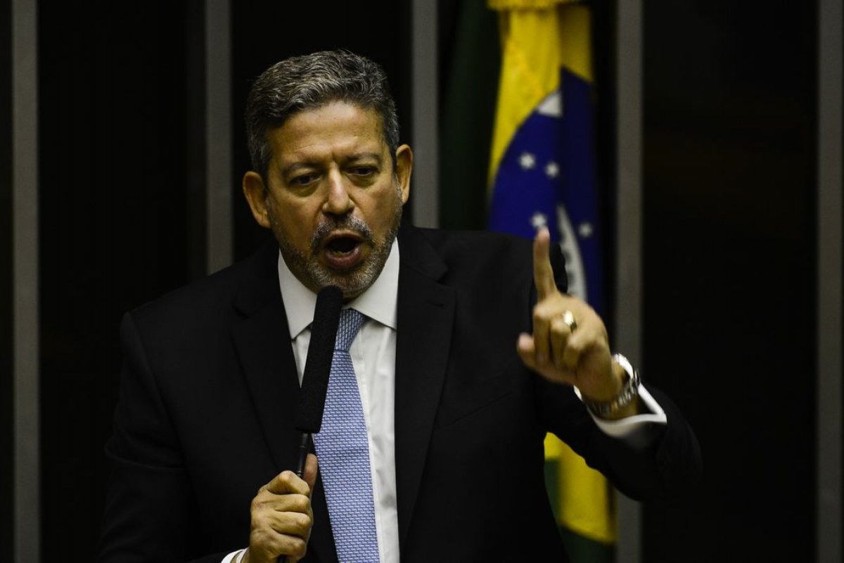 ICMS é o 'vilão' do aumento dos preços dos combustíveis, afirma Arthur Lira