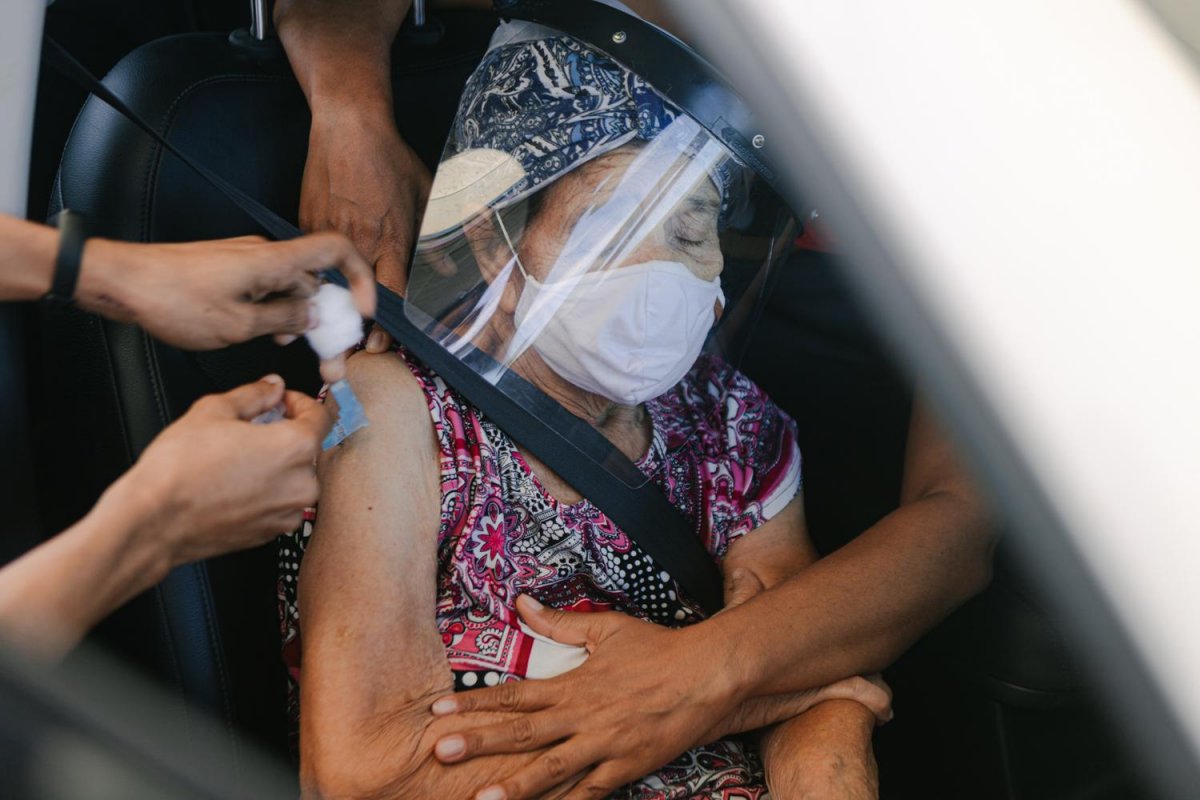 Brasil alcança marca de 100 milhões de pessoas completamente imunizadas contra Covid-19