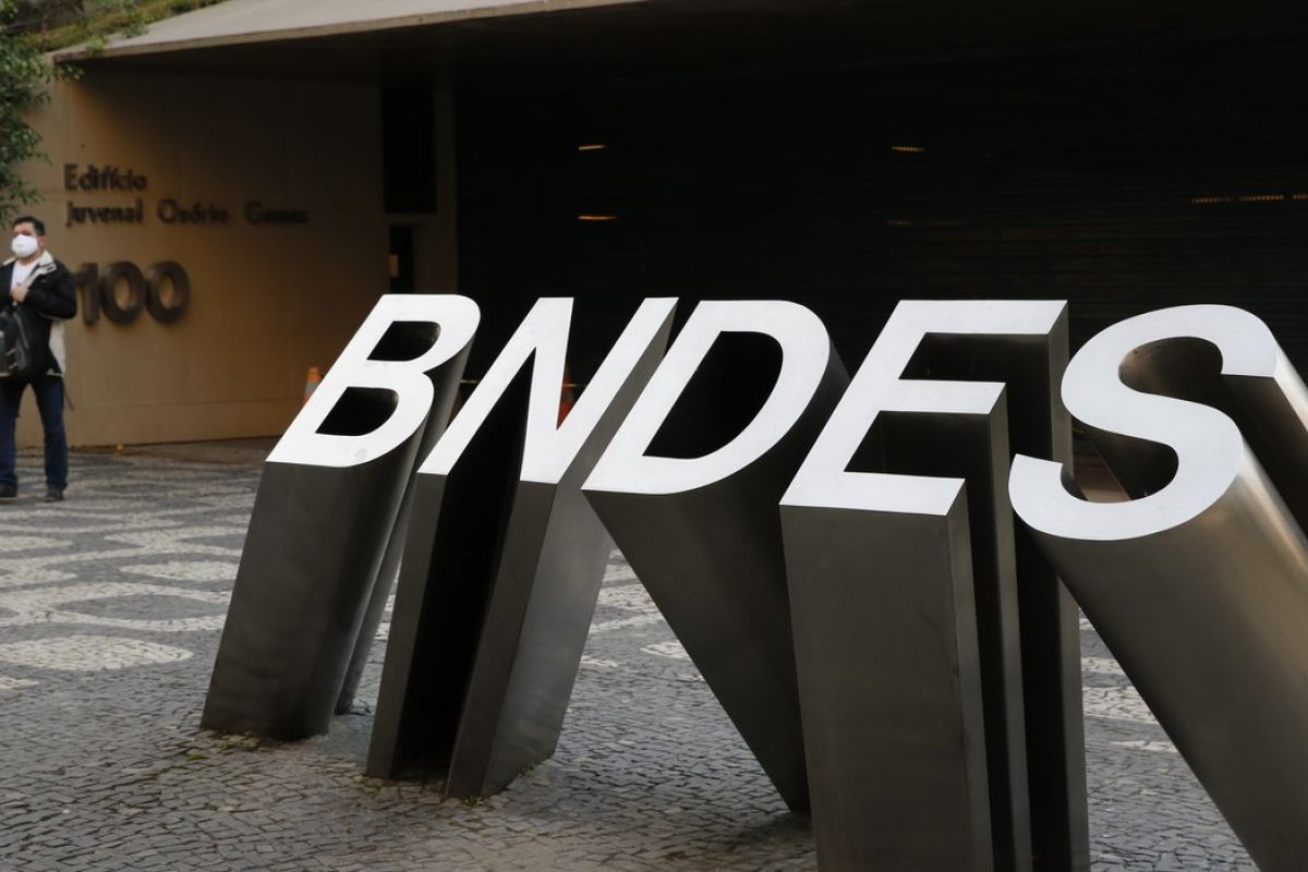BNDES pode disponibilizar 30% dos empréstimos a pequenos negócios