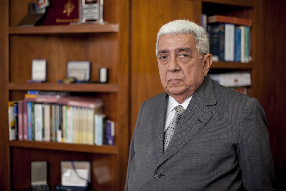 Advogado baiano completa 62 anos de formação e comemora aniversário de 27 anos do seu escritório