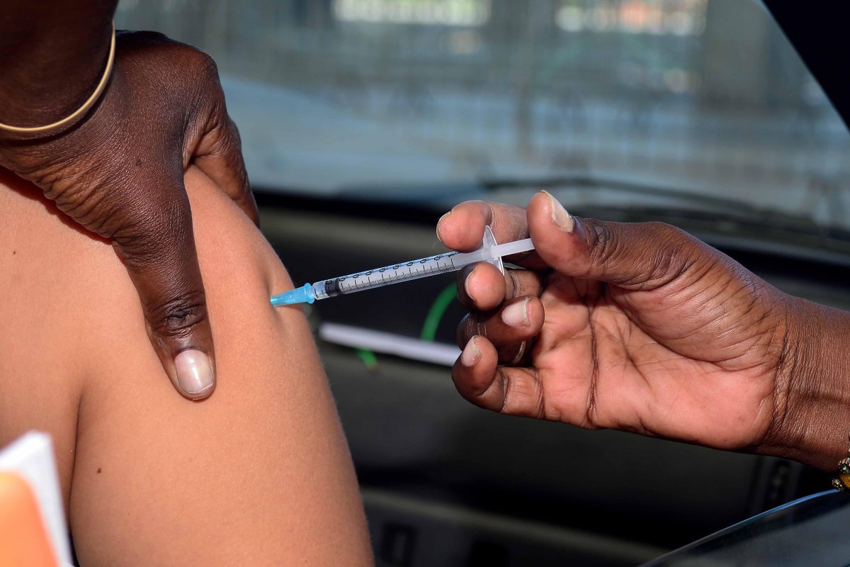 Covid-19: mais 27.436 mil pessoas são vacinadas com primeira dose na Bahia