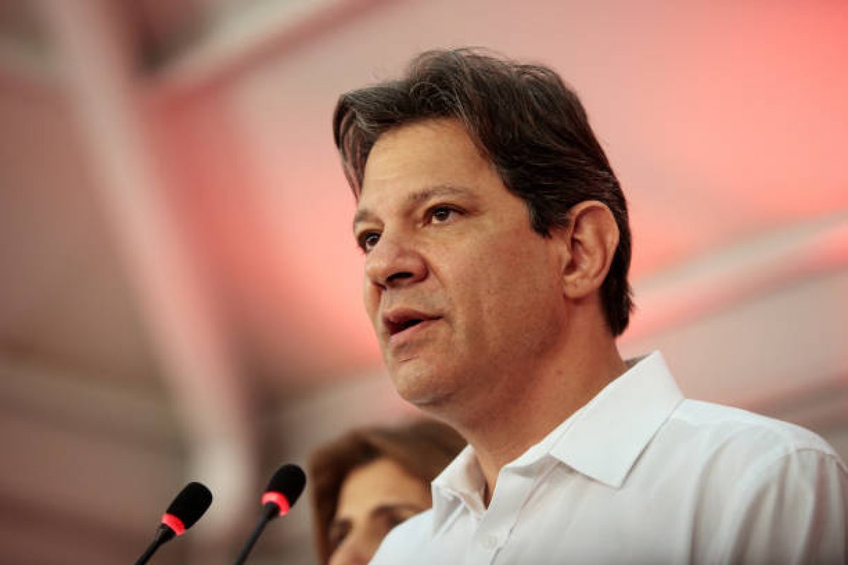 Em jantar com empresários, Haddad afirma que PT não é partido de esquerda