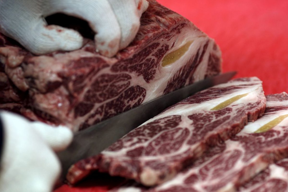 Mesmo corte de carne pode custar até 64% mais em diferentes mercados