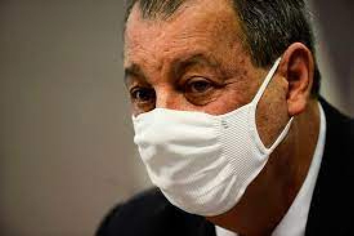 Aziz não sabe se CPI deve acusar Bolsonaro de genocídio