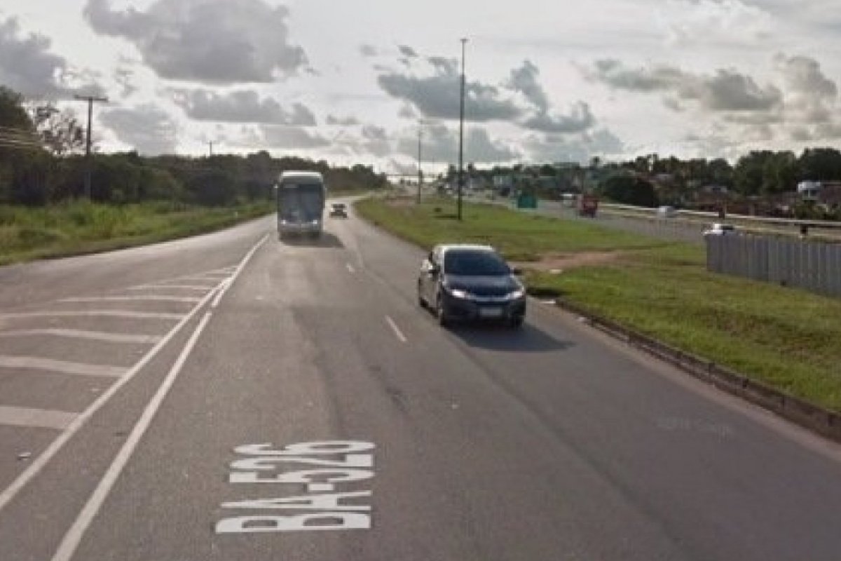 Rodovia BA- 526 tem trechos bloqueados na manhã de hoje