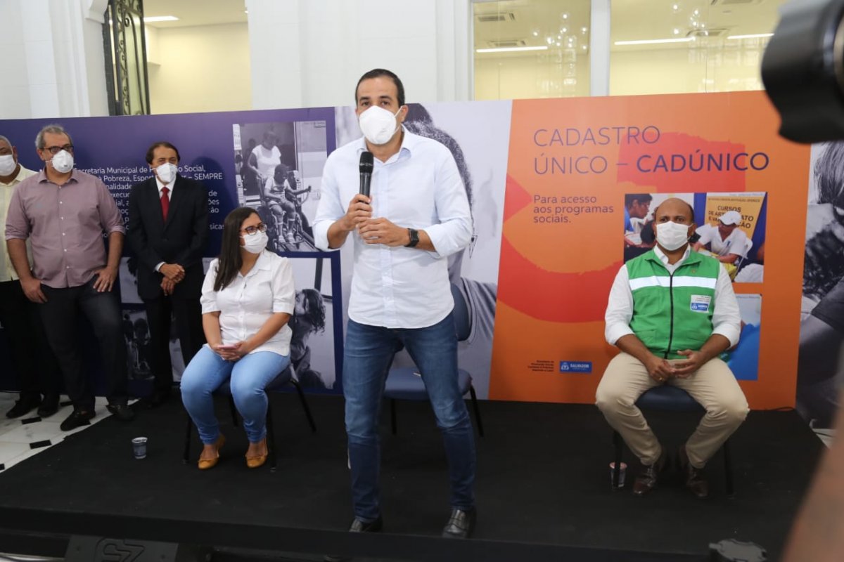 Prefeito de Salvador diz que pode desobrigar uso de máscara em dezembro