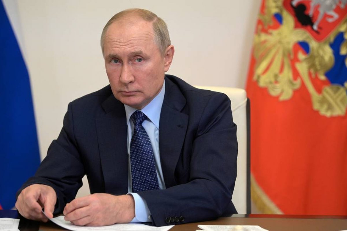 Navio militar americano é acusado pela Rússia de invadir suas águas