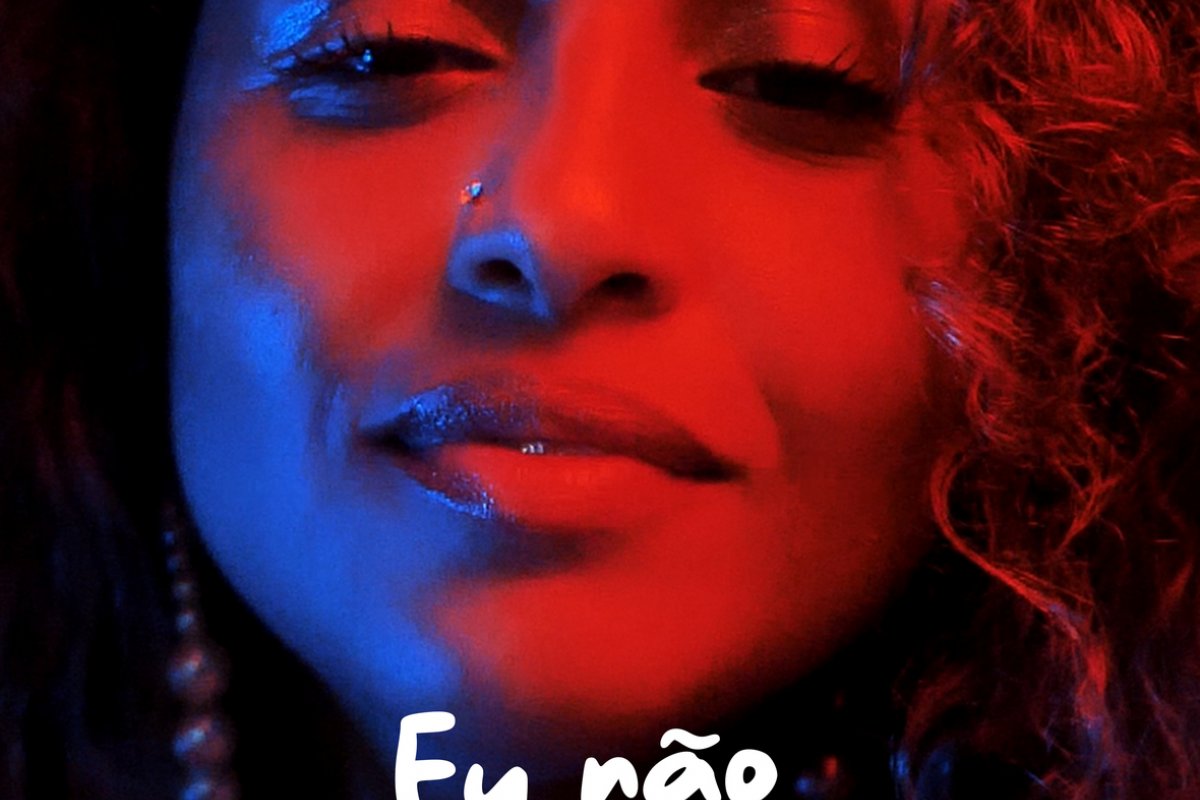 Anastácia lança música sobre a mulher com amor próprio