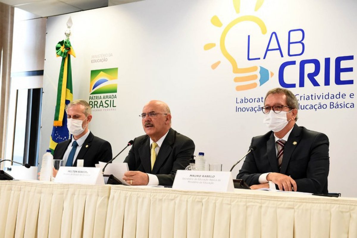 Programa do MEC entrega laboratórios de tecnologia à professores da rede estadual