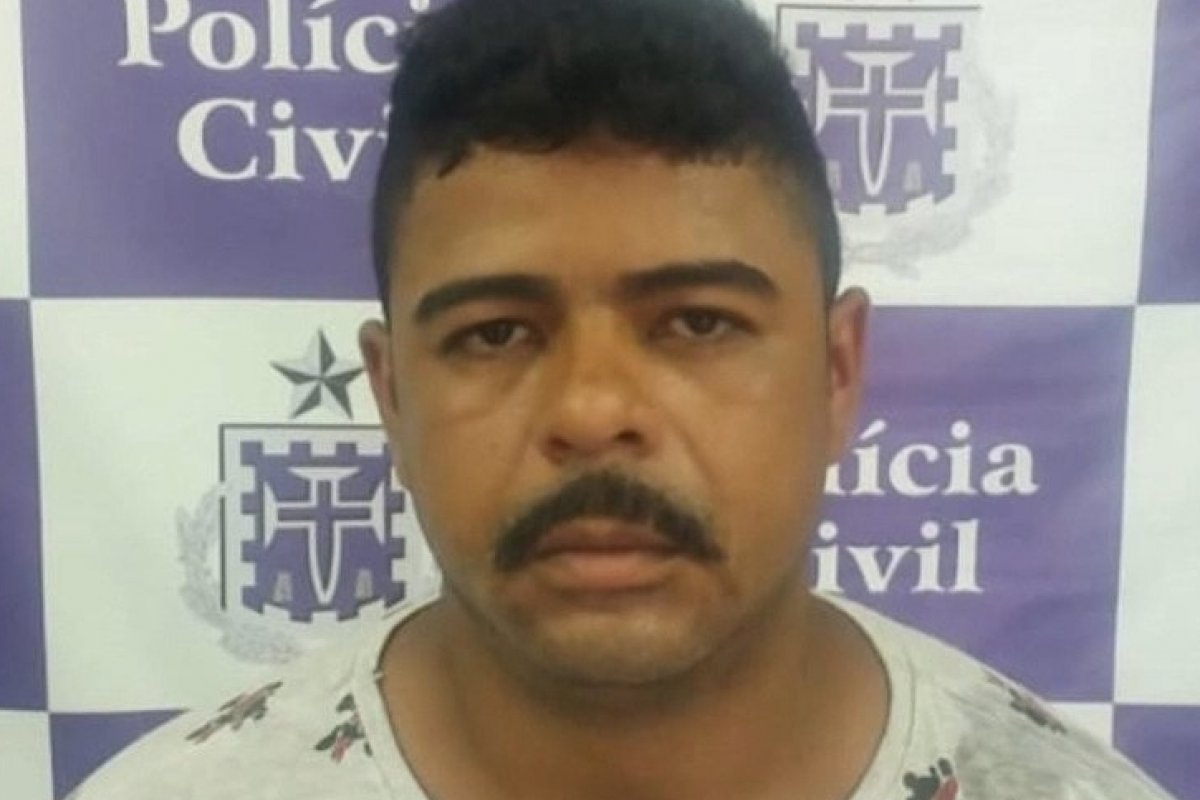 Homem suspeito de matar a namorada com 60 facadas é preso na Bahia