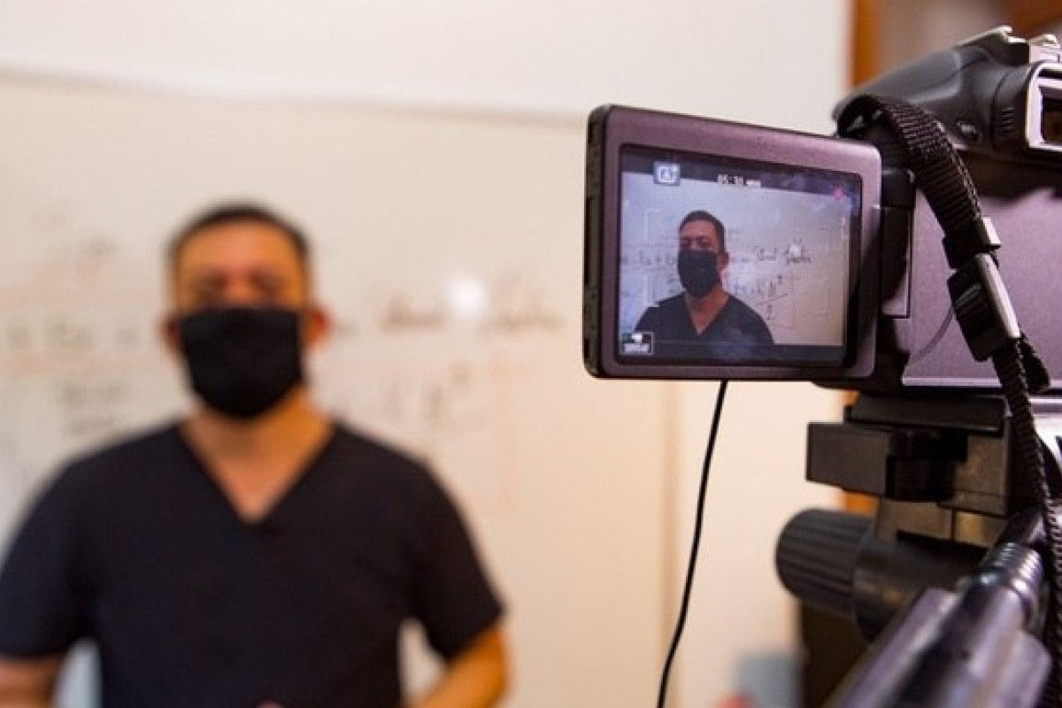 Após a pandemia, 89% das famílias começaram a valorizar mais o trabalho dos professores, diz Datafolha