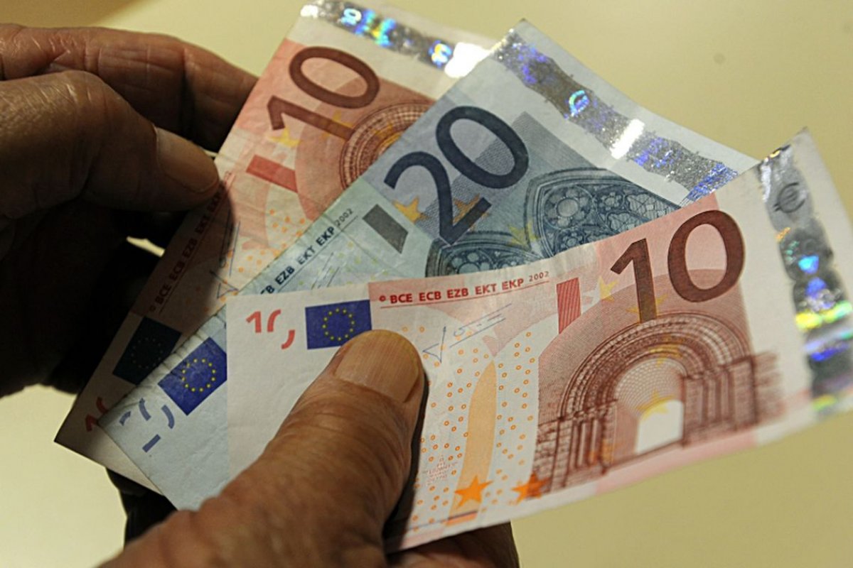 Receita apreende 850 mil euros em aeroporto do Rio