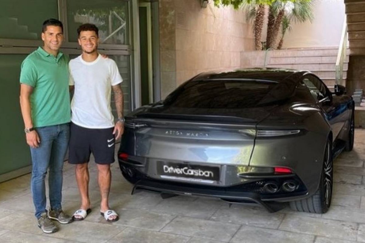 Philippe Coutinho compra carro de R$ 2 milhões usado por James Bond no novo '007'