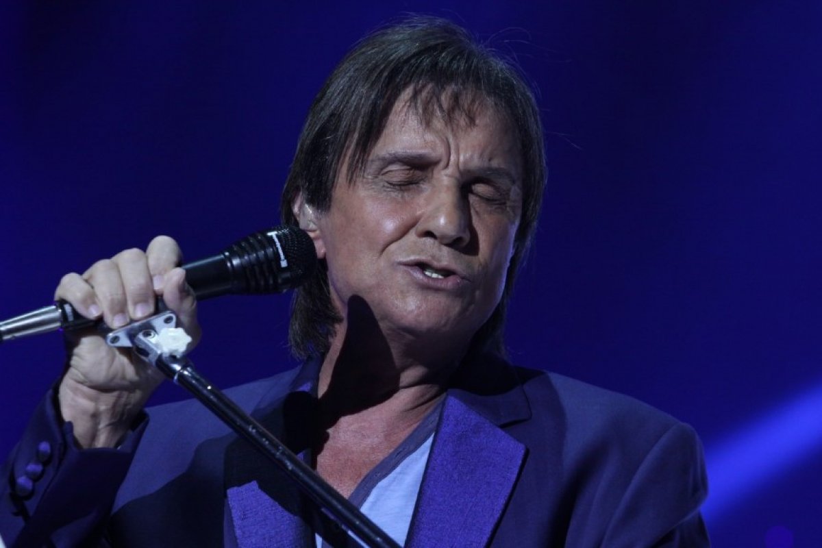 Roberto Carlos não gravará especial de fim de ano da Globo