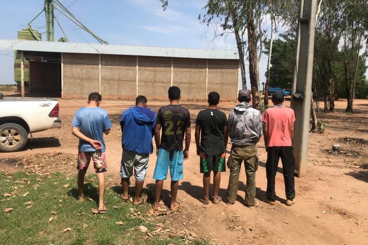 Seis pessoas são feitas reféns por homens armados em fazenda no oeste da Bahia