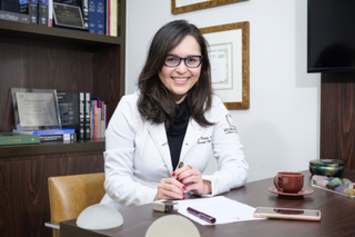 No mês dedicado ao Outubro Rosa, conheça a técnica de reconstrução mamária 