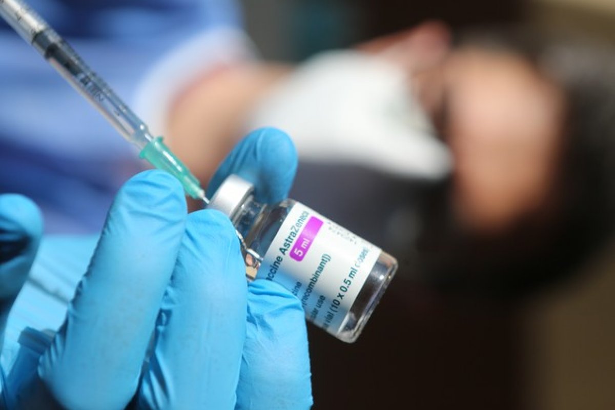 Portugal vai doar 400 mil doses de vacinas da Oxford contra Covid-19 ao Brasil