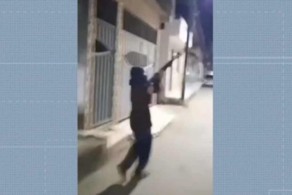 Polícia Militar reforça segurança no bairro de Águas Claras, em Salvador