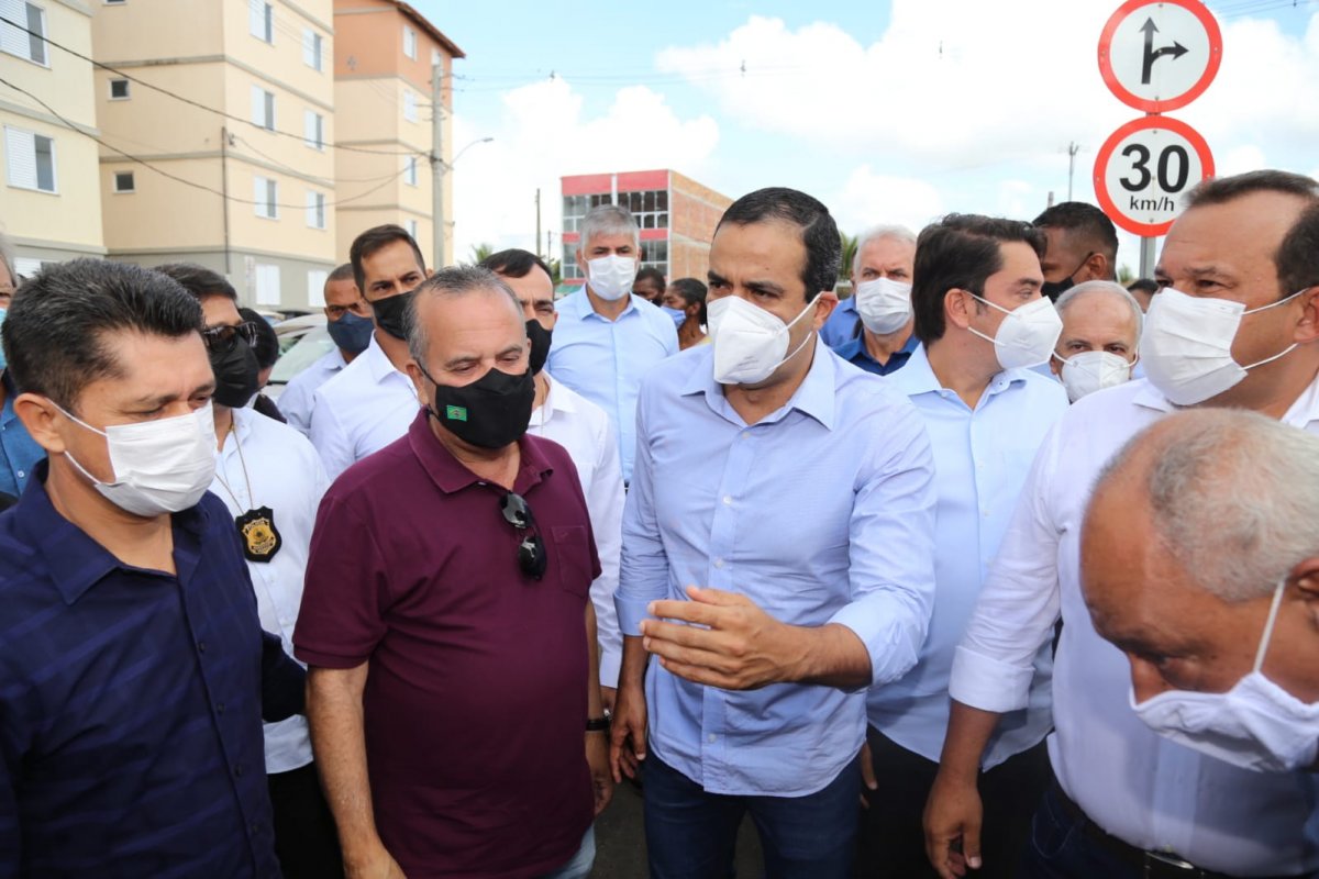 Ministro Rogério Marinho entrega moradias a famílias de baixa renda em Salvador
