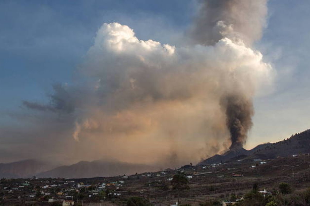 Vulcão deixa ilha espanhola de La Palma irreconhecível