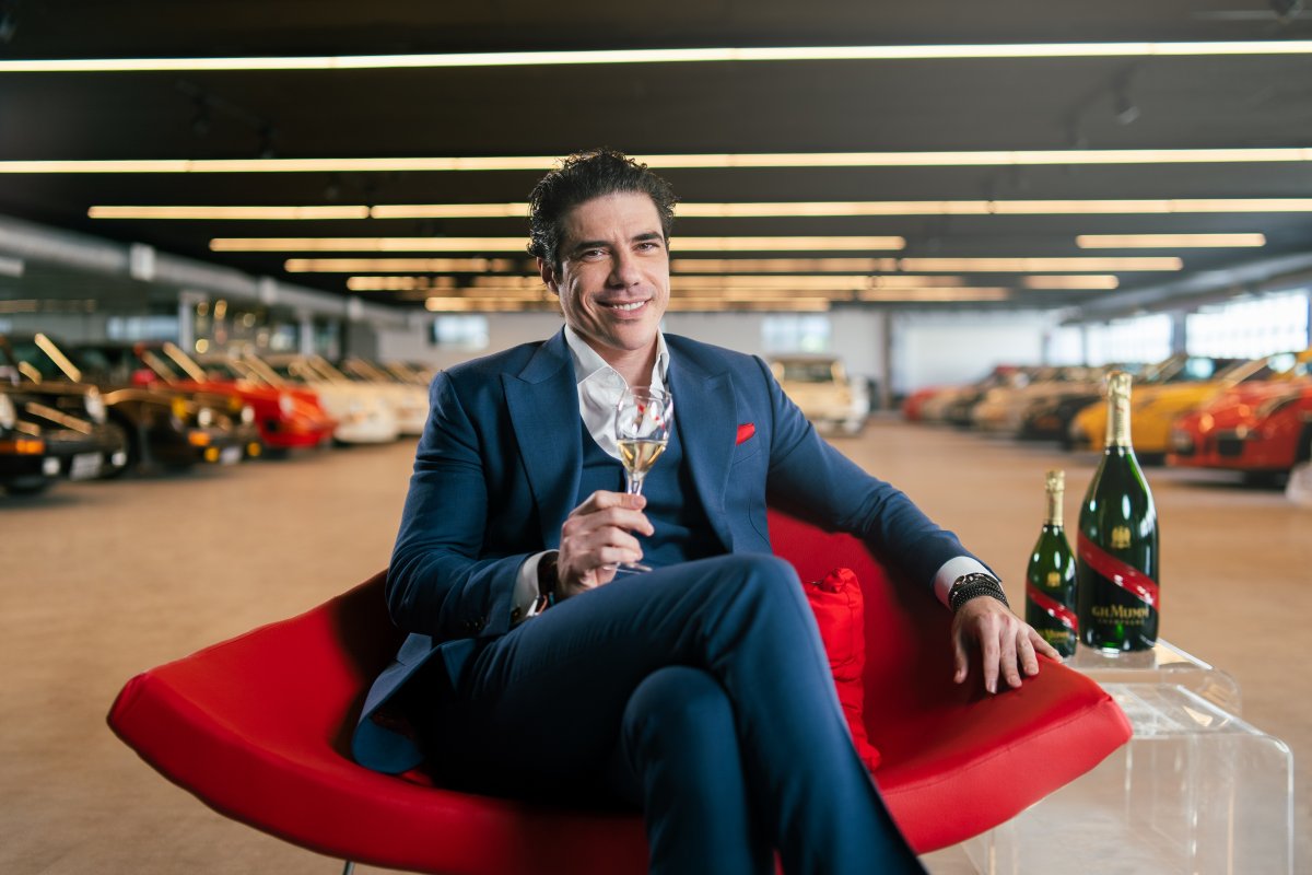 Champagne GH Mumm apresenta piloto Rodrigo Mello como novo embaixador no Brasil