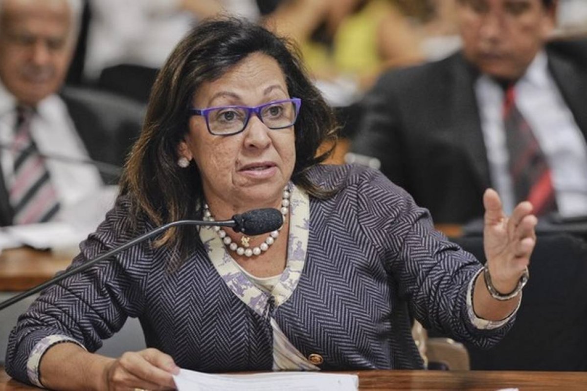 Relatora da CPMI das 'fake news', Lídice da Mata se diz pressionada pelo governo