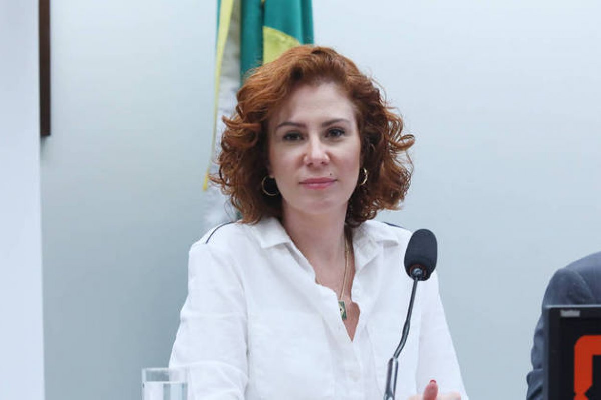 Ministro do STF solicita informações sobre pedido de Zambelli para depor na CPI