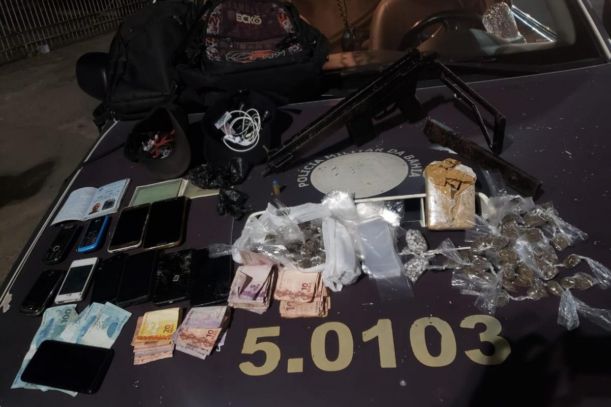 Três pessoas são presas com drogas e armas em Salvador