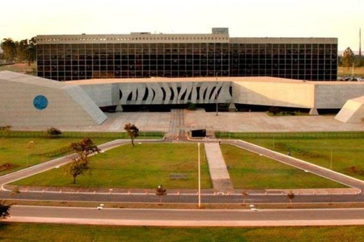 Jair Bolsonaro sanciona lei que cria o TRF-6 em Minas Gerais