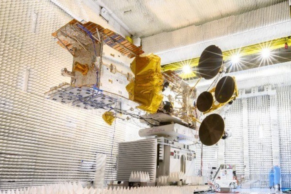 Novo satélite aumenta cobertura de internet de banda larga no Brasil