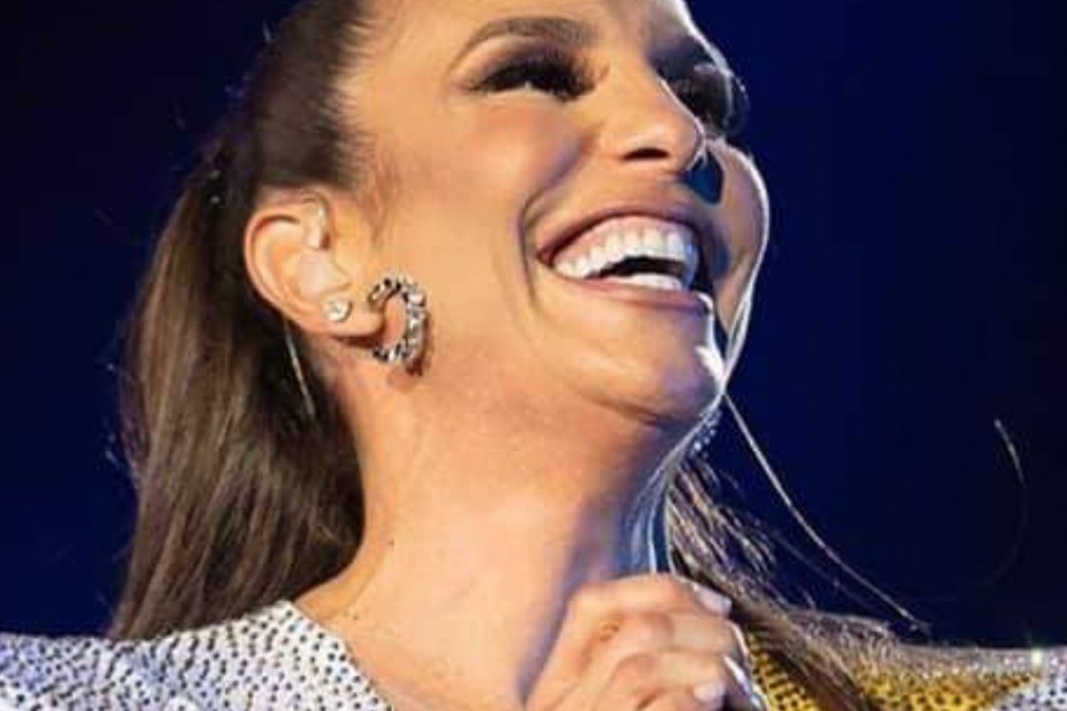 Ivete Sangalo toca bateria e mistura rock,funk e axé no Rock in Rio