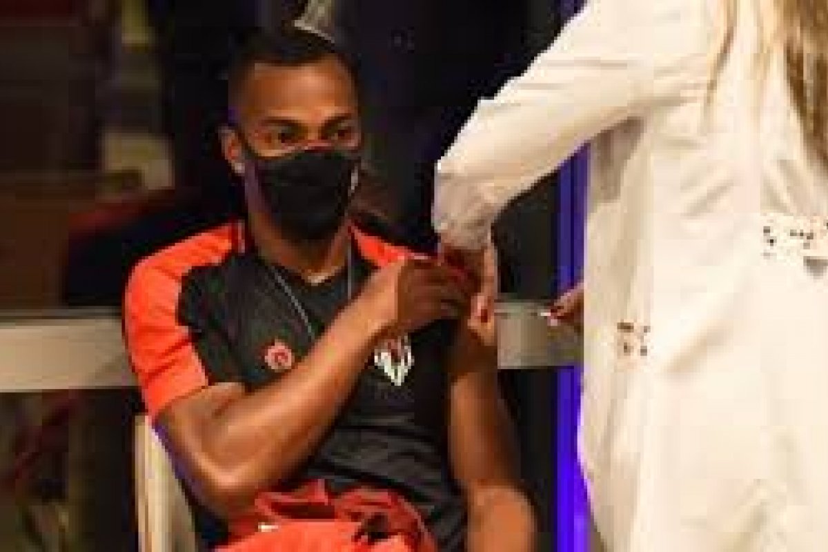 97% dos jogadores da Série A tomaram ao menos a 1ª dose contra Covid, diz levantamento