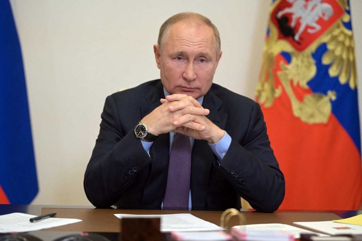 Rússia decreta feriado de sete dias para conter avanço da Covid-19