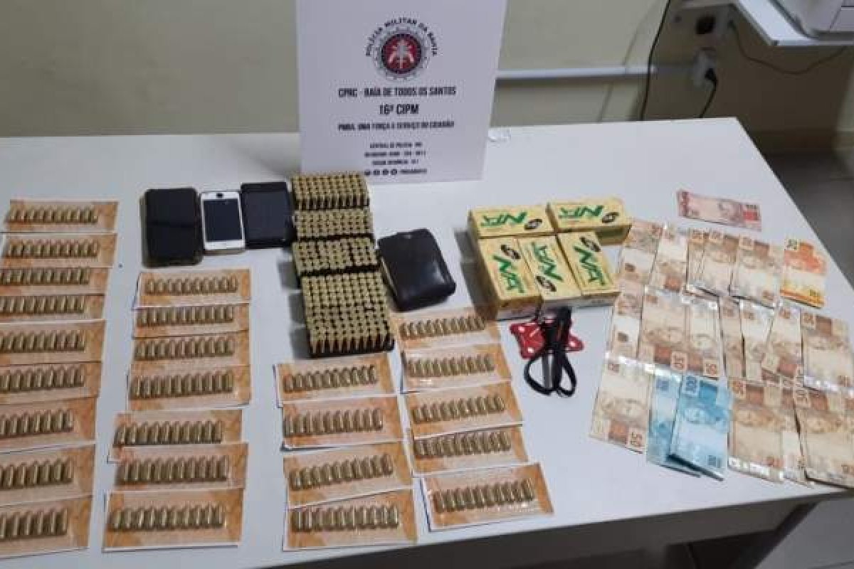 Polícia prende homem que portava 500 cartuchos de munição a bordo de um táxi no Comércio, em Salvador