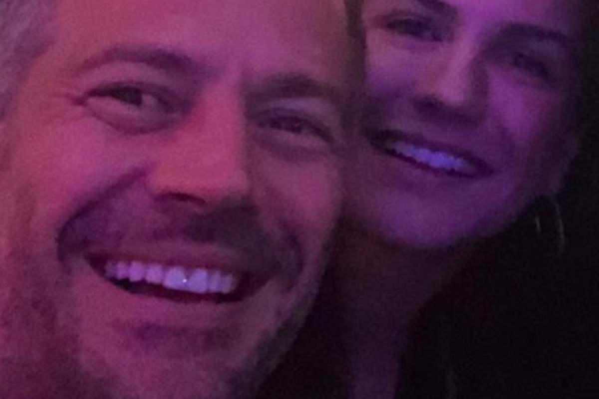 Insegurança? Esposa de Malvino Salvador revela que tem ciúmes de cenas gay do marido em "A Dona do Pedaço"