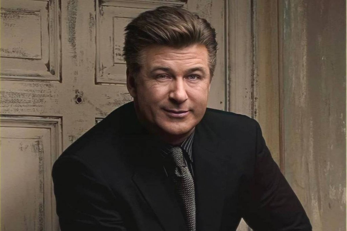 Sindicato aponta que arma usada por Alec Baldwin em gravação continha munição real