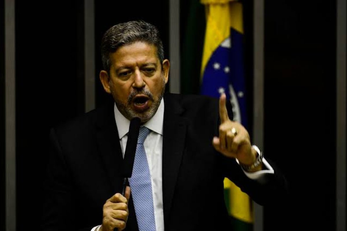 Lira pede união entre os Poderes para resolver impasses na política fiscal