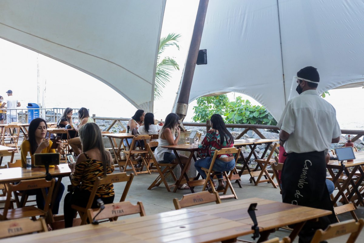 Podcast: retomada do setor de serviços