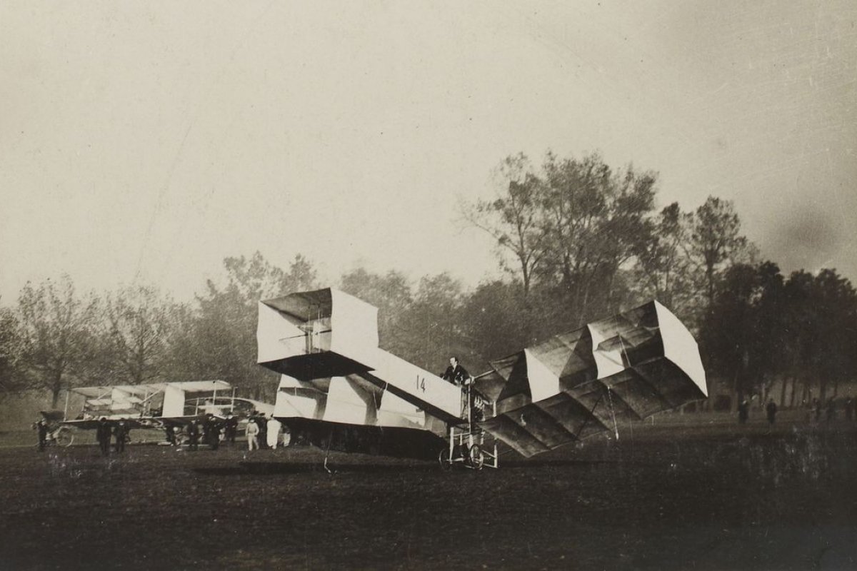 Há 115 anos Santos Dumont realizava a primeira decolagem de avião