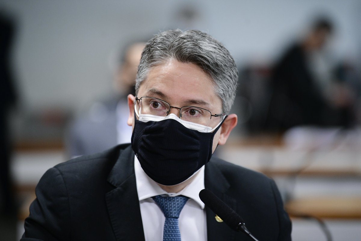 Com o fim da CPI da Pandemia, senadores se articulam para instalar a CPI da Rachadinha