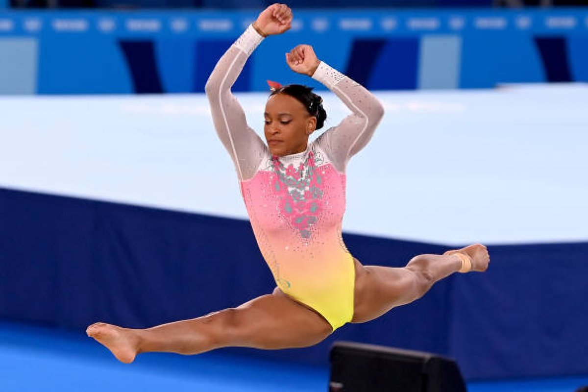 Rebeca Andrade conquista medalha de ouro no Mundial de Ginástica