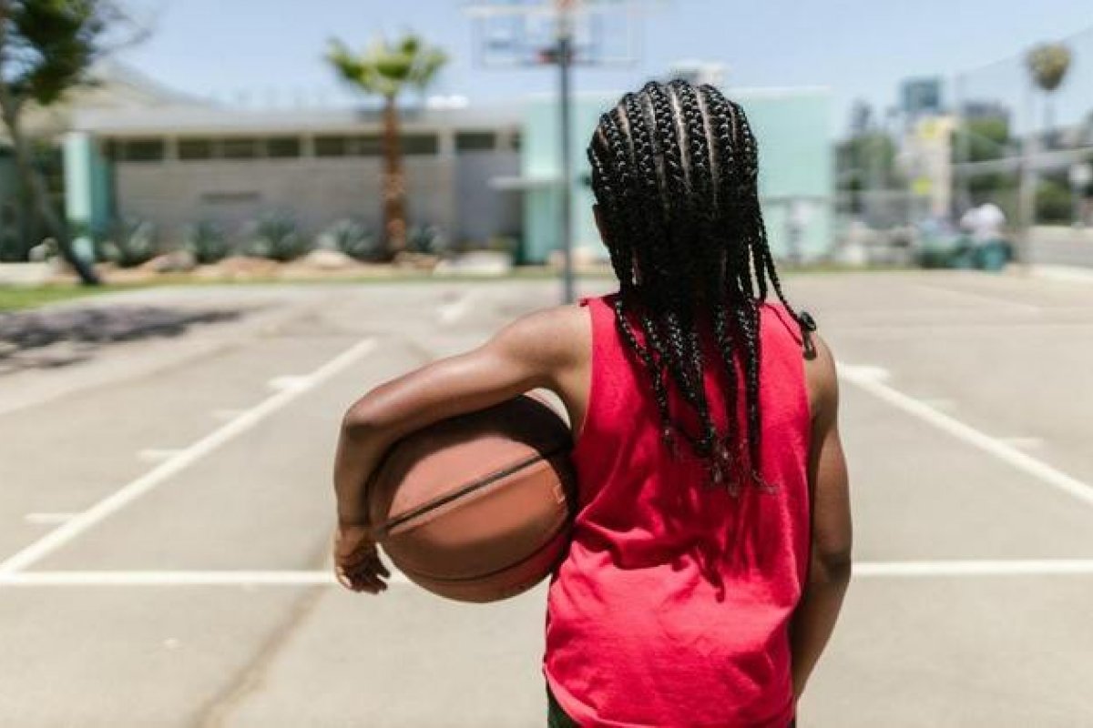 ISFE lança campanha para apadrinhamento de alunos-atletas neste mês