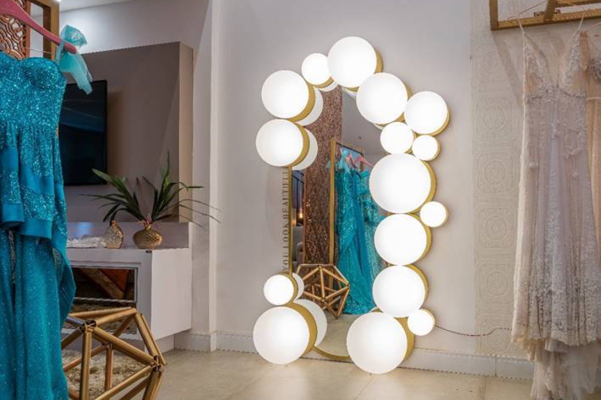 Espelho com design assinado é resultado de collab entre arquitetos e estilista