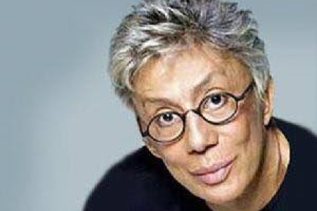 Testemunha que morava com Clodovil afirma que estilista foi assassinado