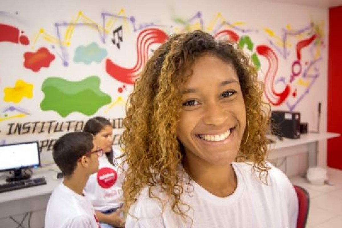 Na Bahia, Coletivo Online segue com mais de 300 vagas abertas para capacitação de jovens ao primeiro emprego