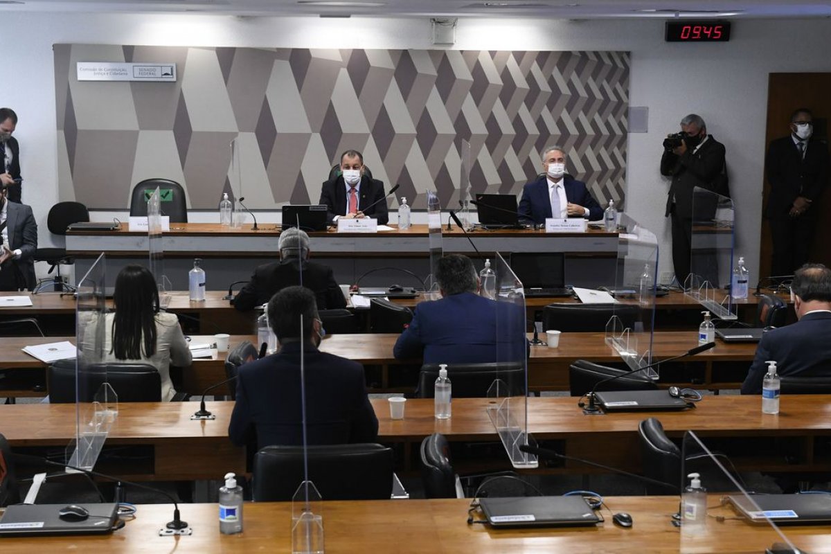 CPI da Covid vota relatório final nesta terça-feira (26)