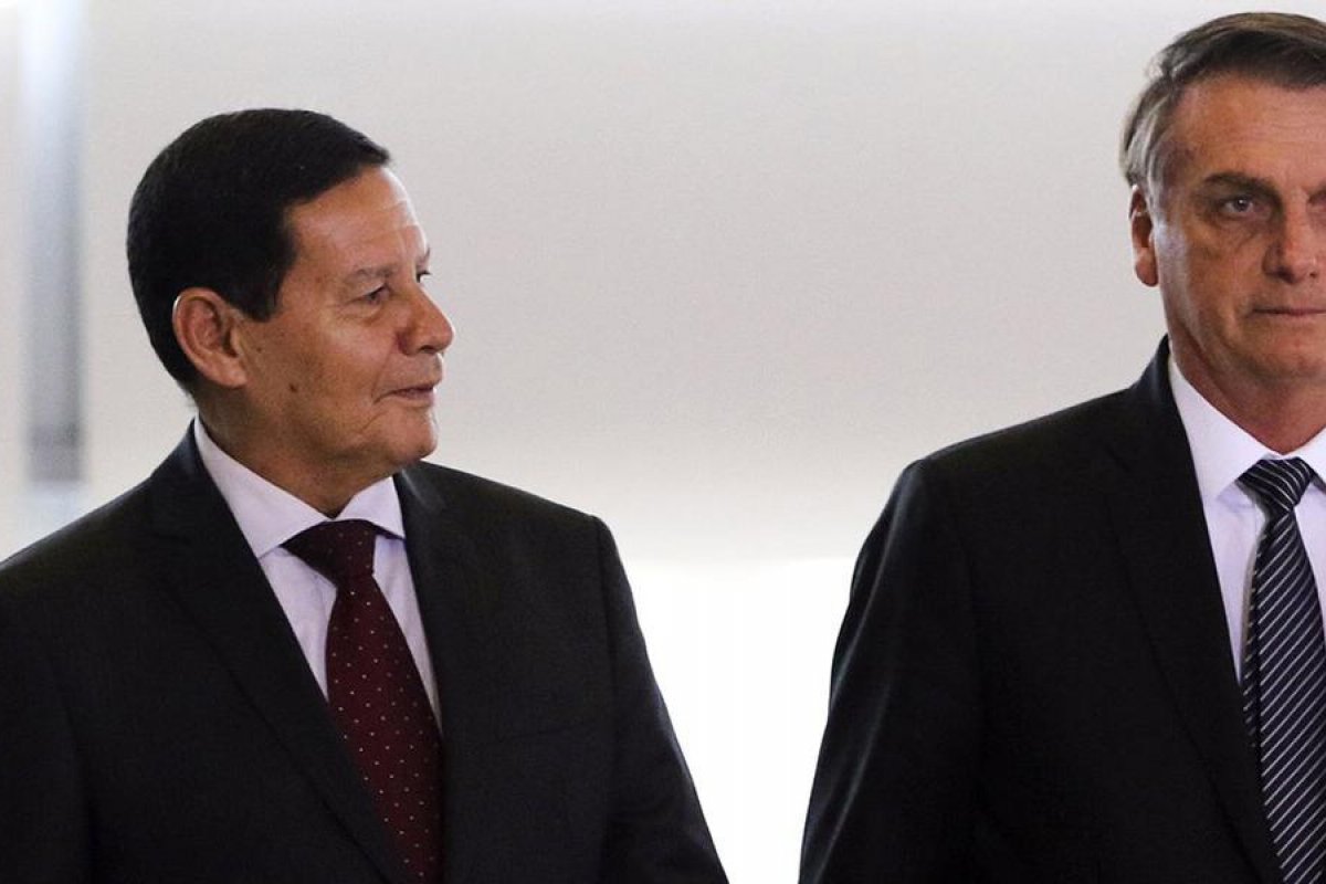 TSE volta a julgar chapa Bolsonaro-Mourão nesta terça-feira (26)