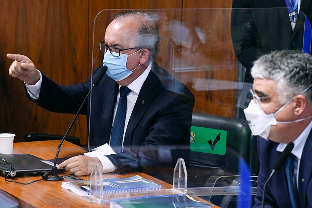 Jorginho Mello diz que Calheiros 'não tem condição moral' para indiciar ninguém