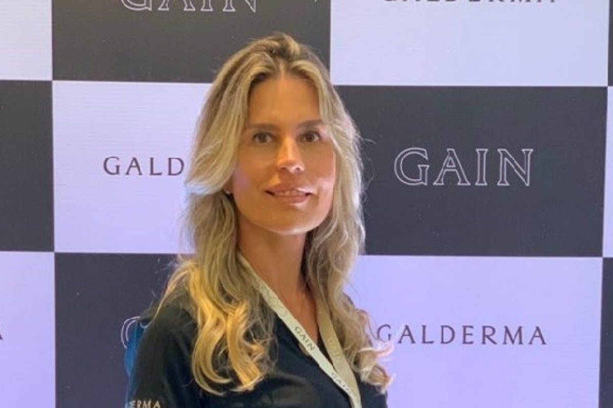 Dermatologista Andrea Botto participa de encontro com especialistas de todo o país no Rio de Janeiro