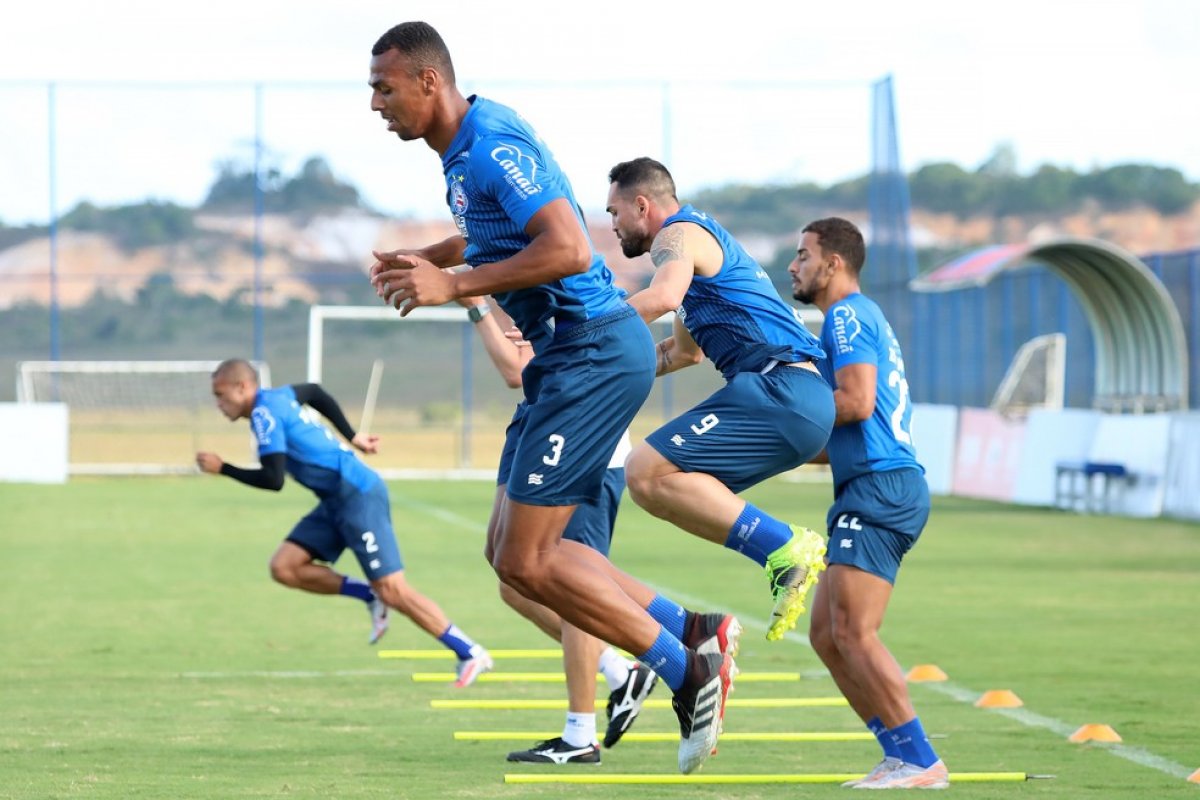 Em mais um duelo decisivo, Bahia e Ceará se encontram com foco de se distanciar da zona de rebaixamento